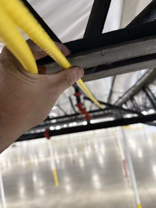 Armored fiber optic cable with metal protection